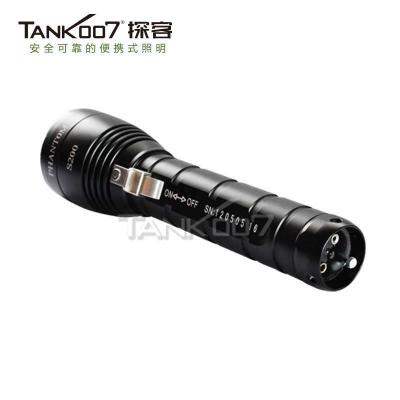 Tank007探客專業(yè)潛水手電筒超亮遠(yuǎn)射探洞打獵家用戶外照明18650充電鋰電池深度防水手電D60+高級(jí)電池+充電器